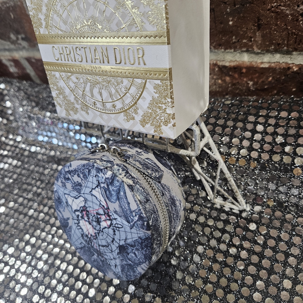 🖤Dior Around The World Round Zippered Pouch With Miss Dior Perfume - Picture 3 of 4